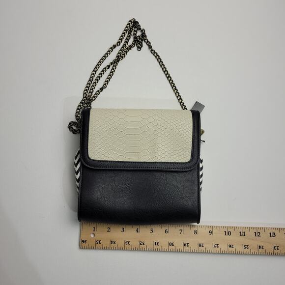 NWT Crossbody Bag Purse Textured Black White Detachable Chain Strap Small - Picture 7 of 13